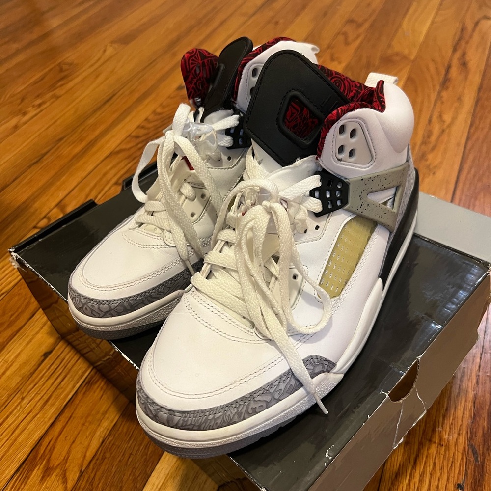Air Jordan Spiz-Ike white varsity red cement grey size 9 + “do you know?” shirt